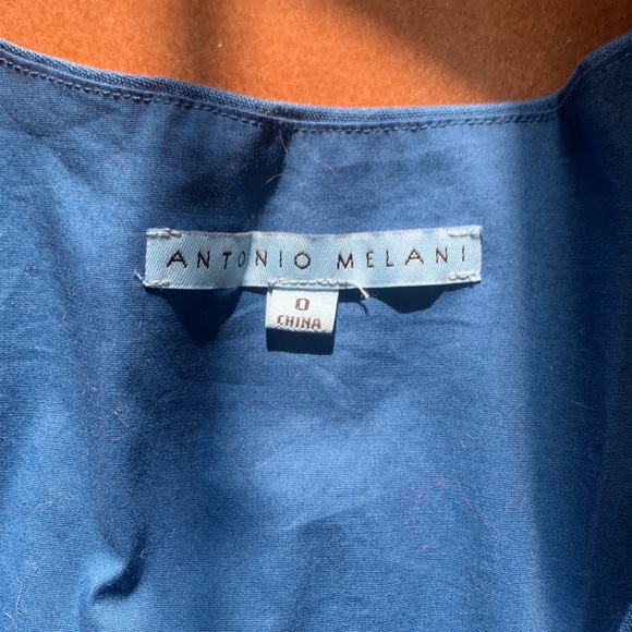 Button down v neck dress - Picture 2 of 3